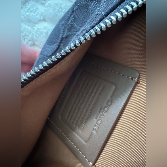 Coach Black Belt Bag with Textured Monochrome Design - Picture 3 of 5